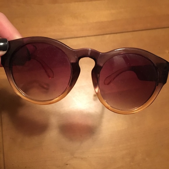 Sunglasses - Picture 4 of 4